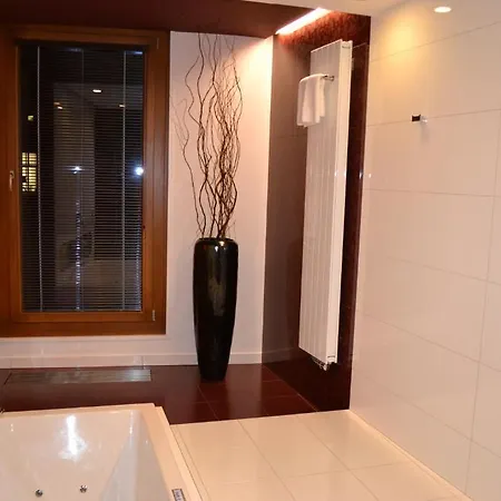 Hotel Arigone&privátní Wellness 4*